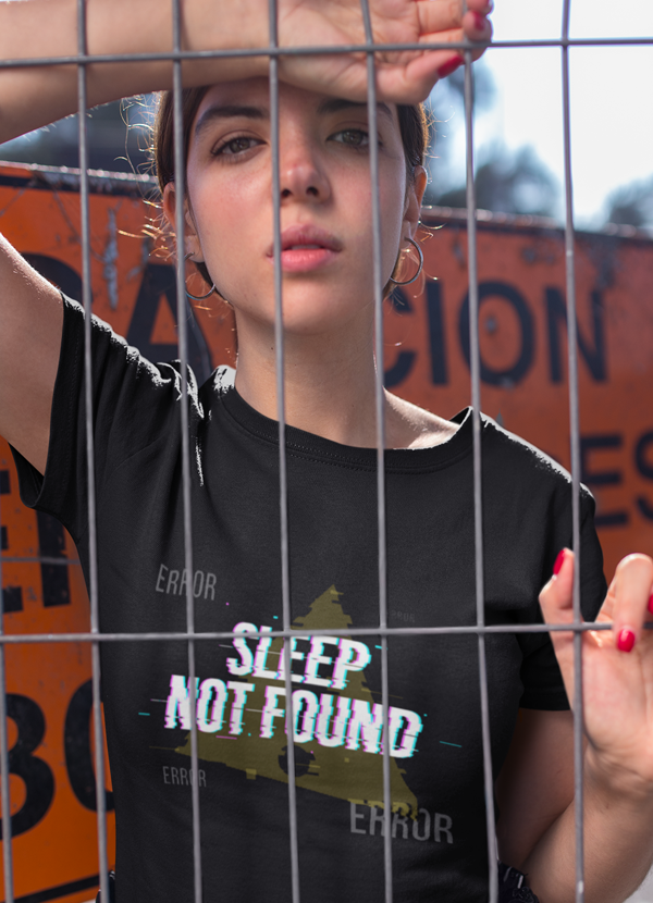 Sleep not found Women T-shirt
