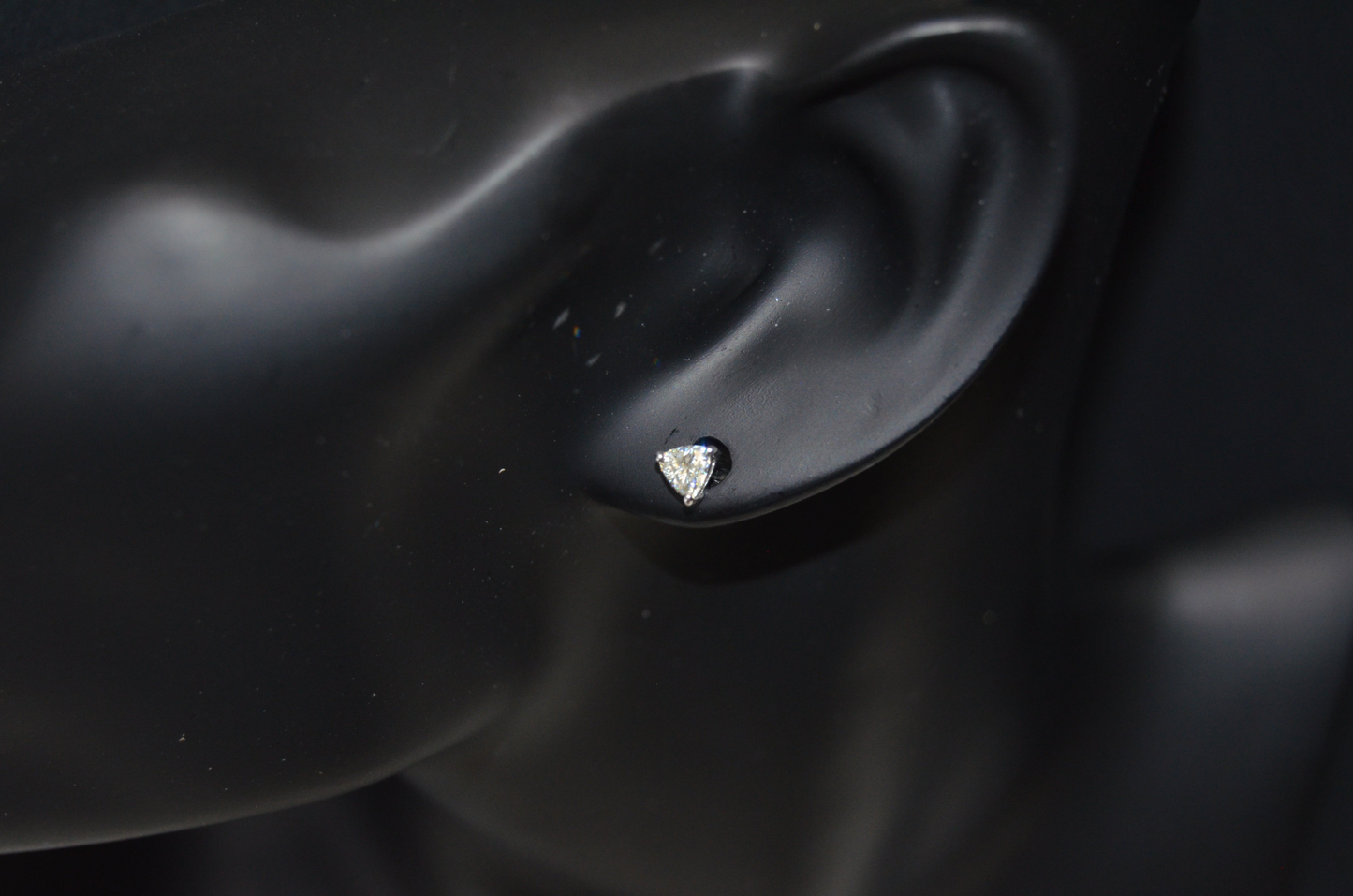 Earrings in 925 Sterling Silver with 0.54ct 4.5mm Moissanite