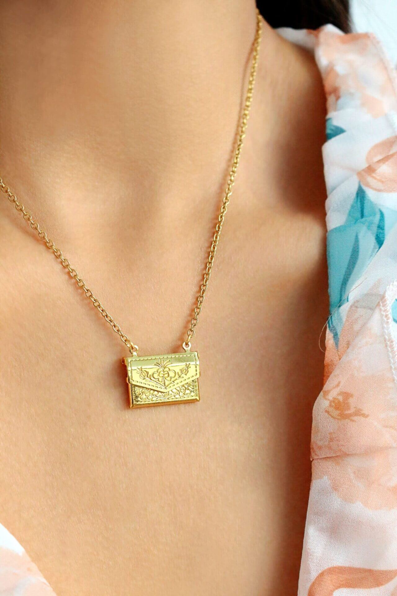 "Daisy" | 24K Envelope Locket Necklace
