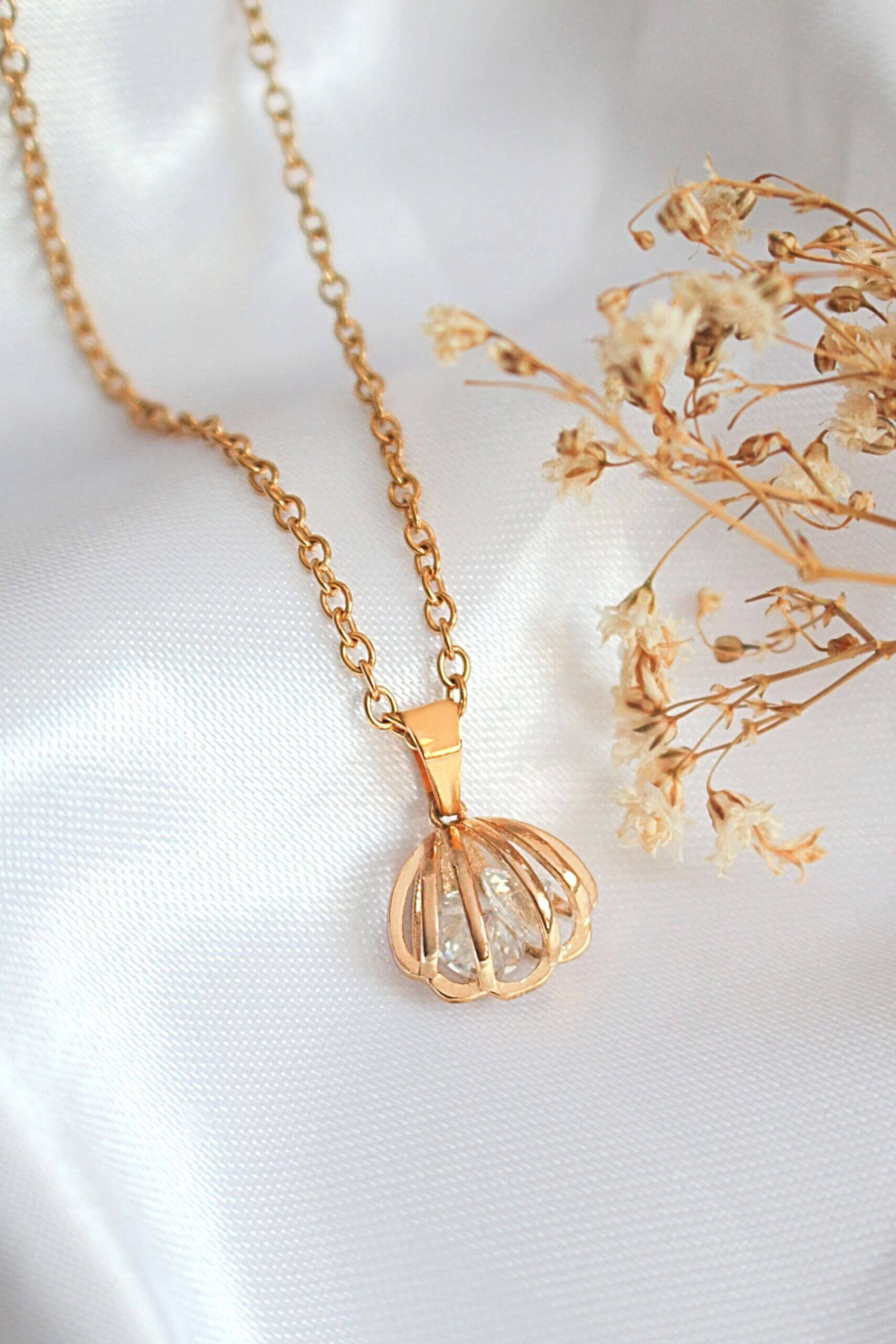 "Ocean Treasure" | 24K Seashell Necklace