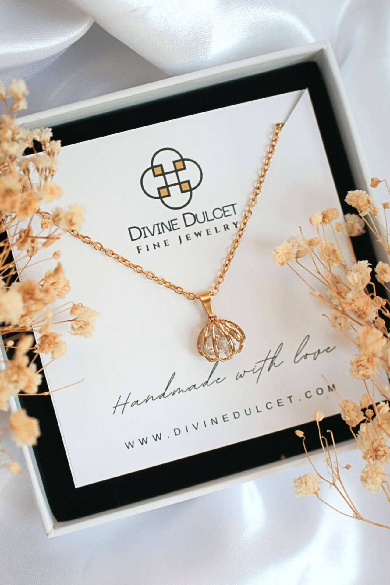 "Ocean Treasure" | 24K Seashell Necklace