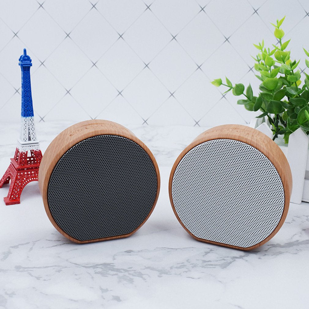 Wireless plug-in stereo