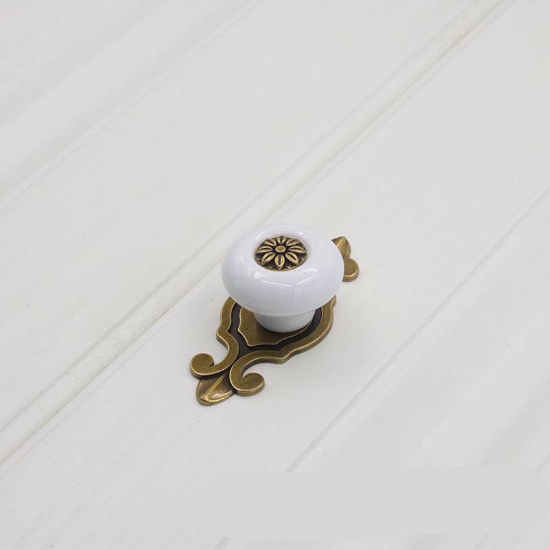 Furniture handle