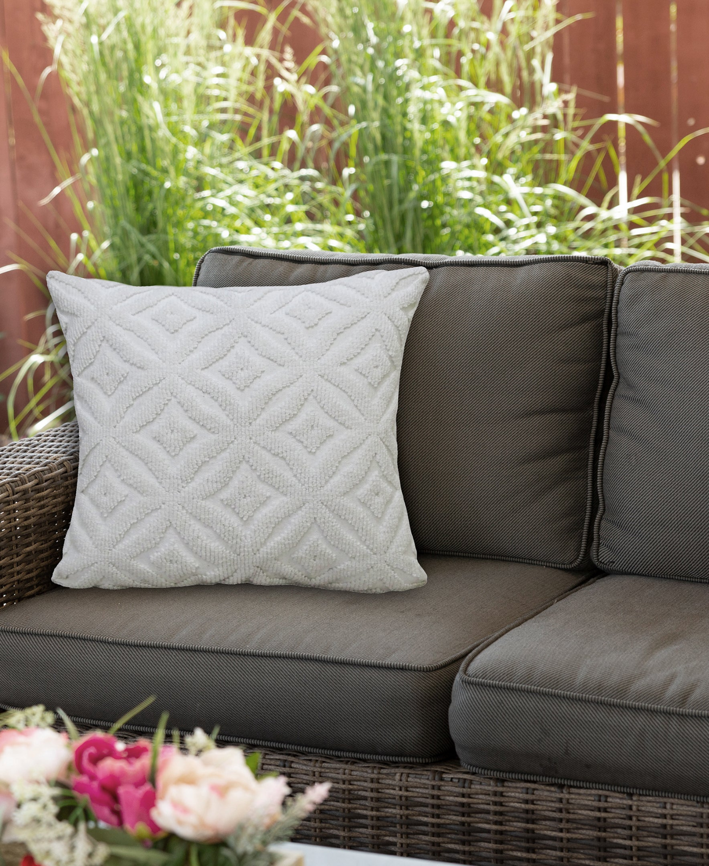 18"x18" White Indoor Outdoor Ogee Decorative Pillow
