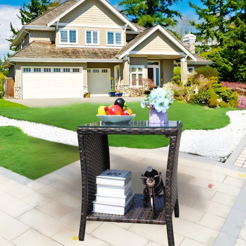 a table outside of a house