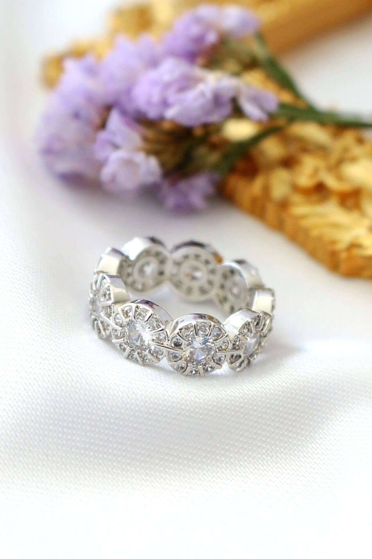 "Iris Bubbles" | 925 Silver Circle CZ Band Ring