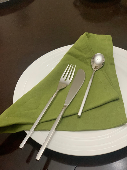 Vibhsa 18-PC Flatware Set (Dinner Knife, Dinner Fork, Dessert Spoon)