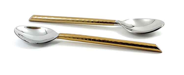 a spoon and a spoon