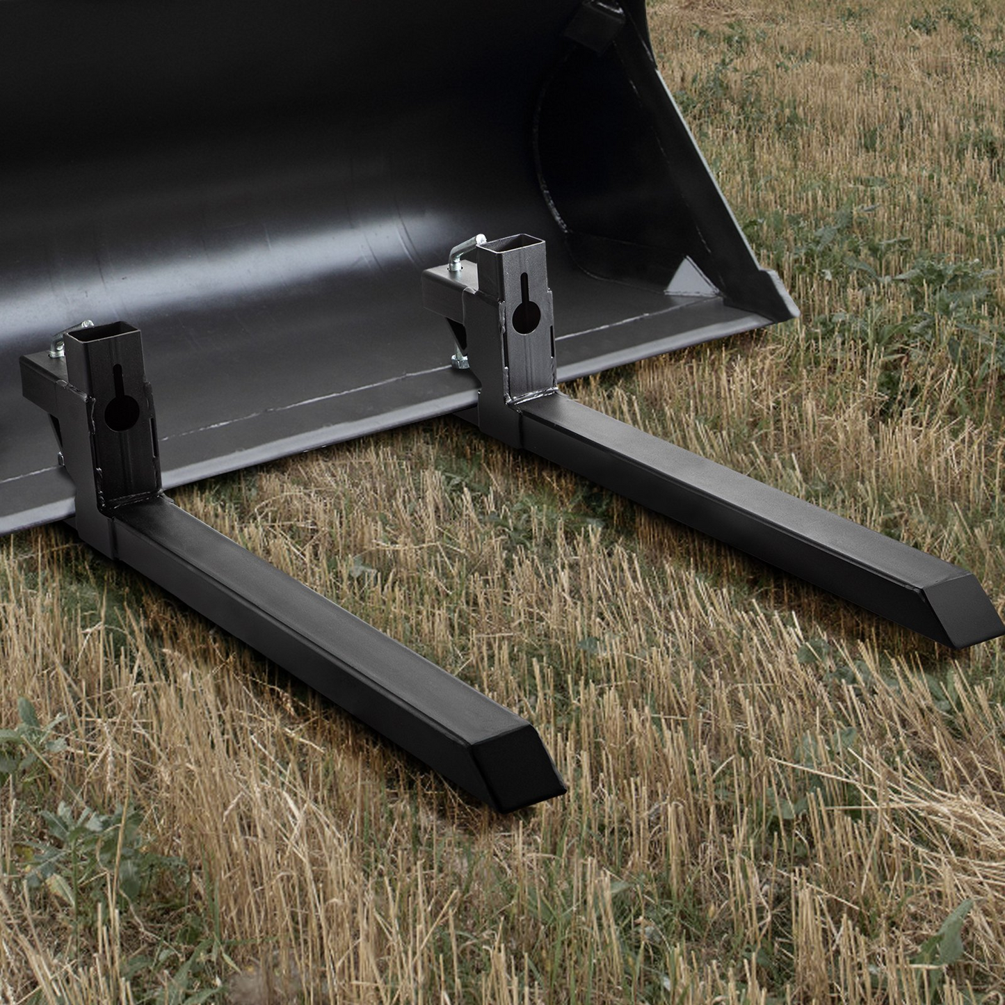 VEVOR Pallet Forks 2000 Lbs Clamp On Tractor Bucket Forks 46.9" Total Length, Heavy Duty Front Loader Forks, Fork Attachment for Skid Steer, Loader Bucket
