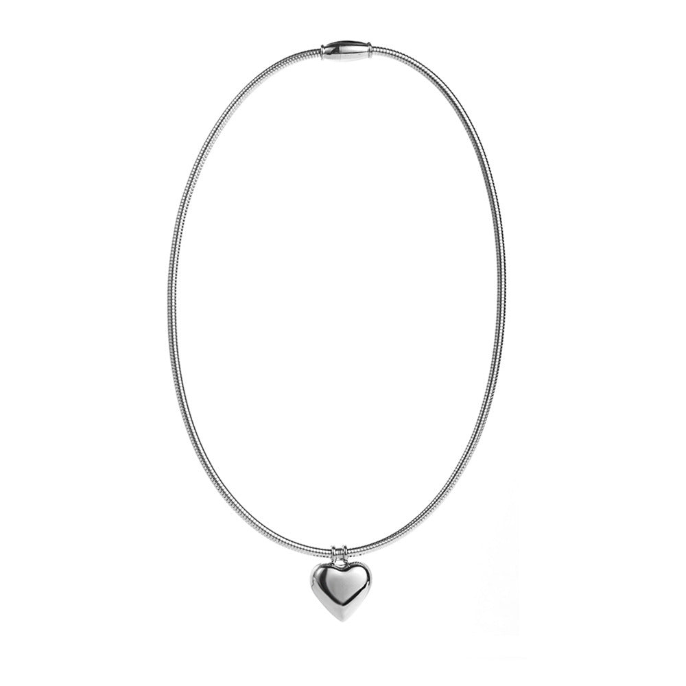 a silver heart necklace with a silver heart pendant