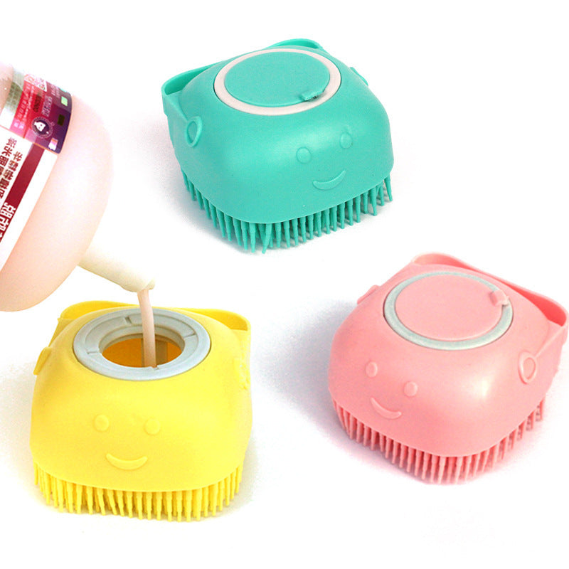 a group of small plastic brushes