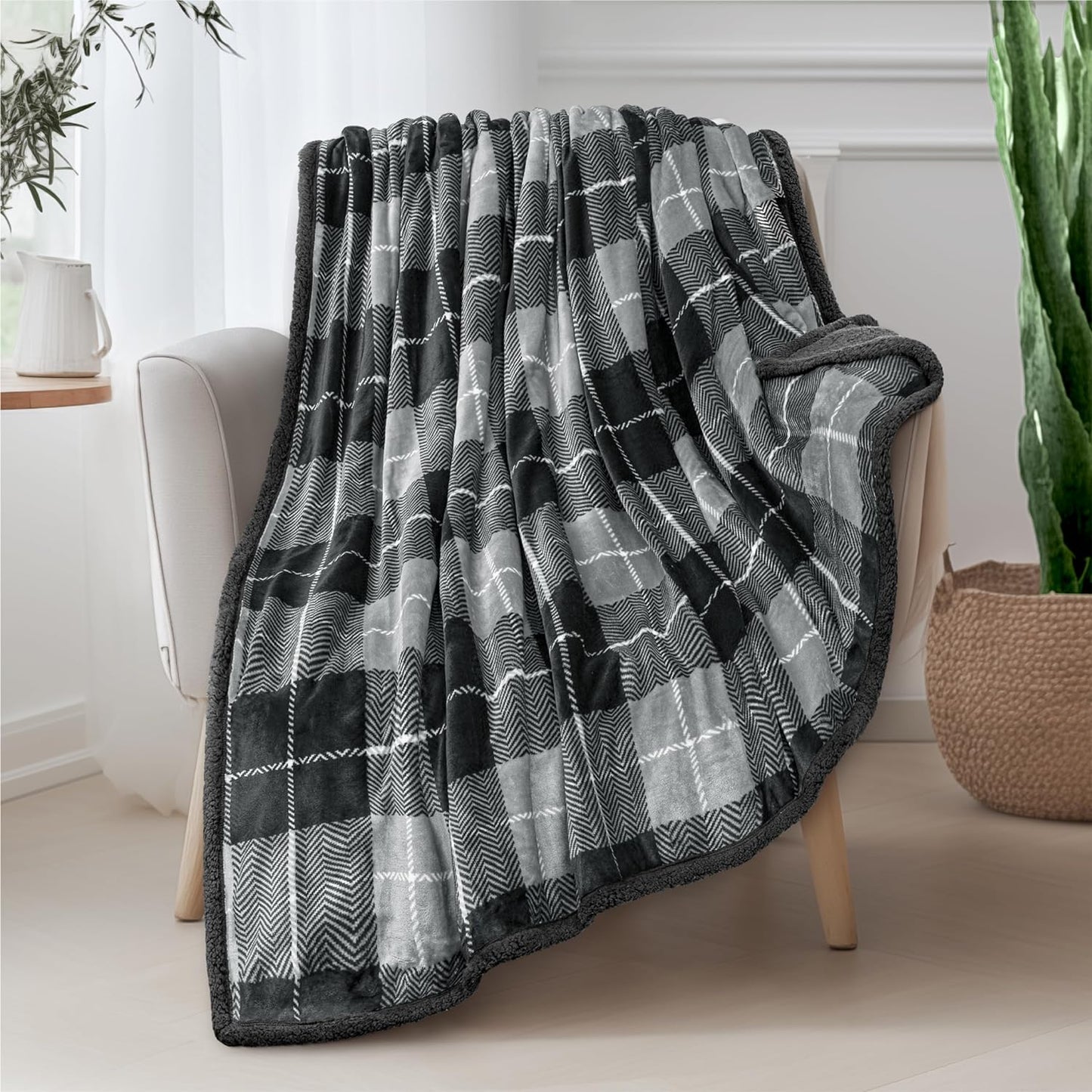 Dark Grey Plaid Sherpa Throw Blanket for Couch, Soft Plush Gray Flannel Blanket & Throws for Bed Sofa, Warm Cozy Winter Christmas Blanket, Reversible Fuzzy Decorative Fleece Gift Throw, 50X60